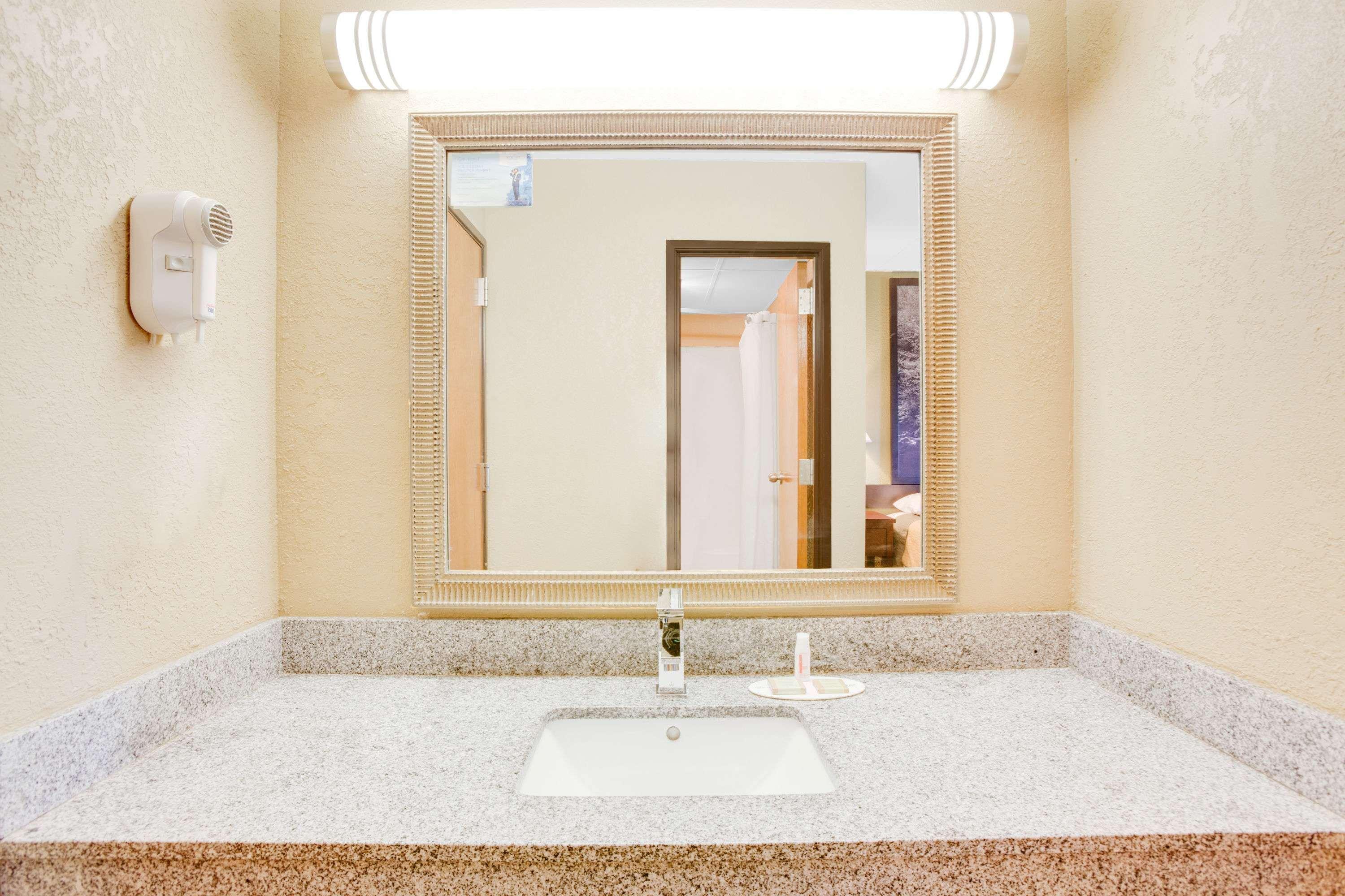 Super 8 By Wyndham Morrilton Motel Buitenkant foto